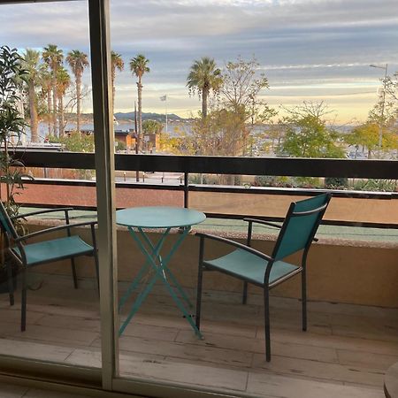 Les balcons de Bandol Centre ville avec vue mer et face à la plage Esterno foto