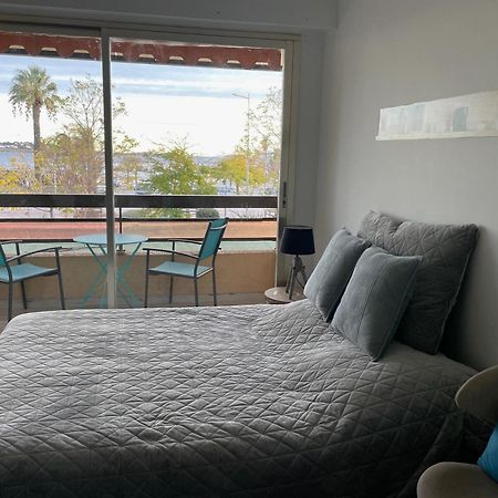 Les balcons de Bandol Centre ville avec vue mer et face à la plage Esterno foto
