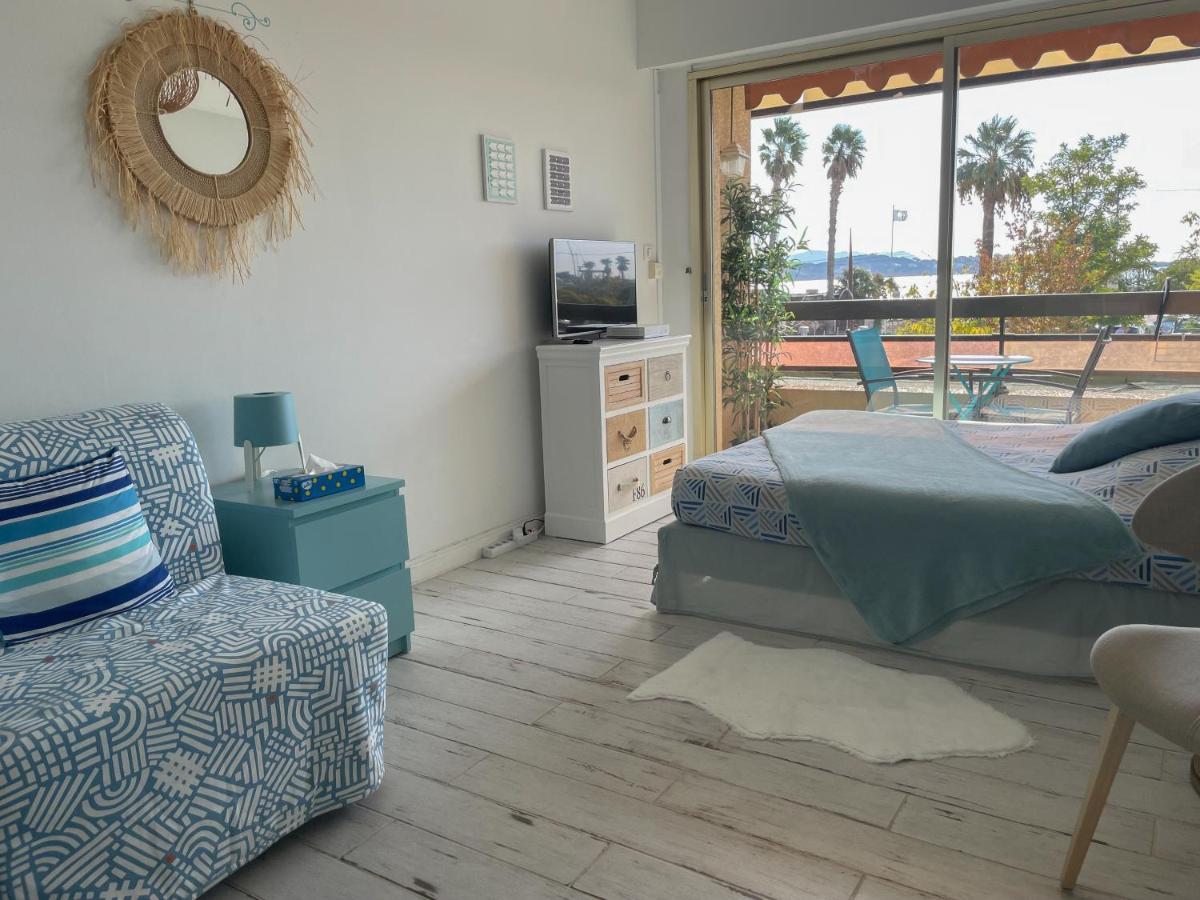Les balcons de Bandol Centre ville avec vue mer et face à la plage Esterno foto