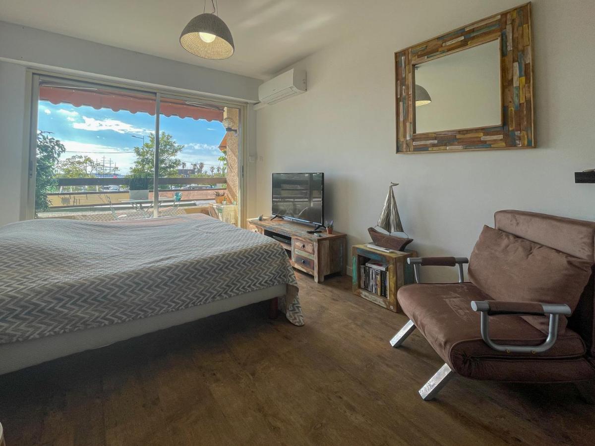 Les balcons de Bandol Centre ville avec vue mer et face à la plage Esterno foto