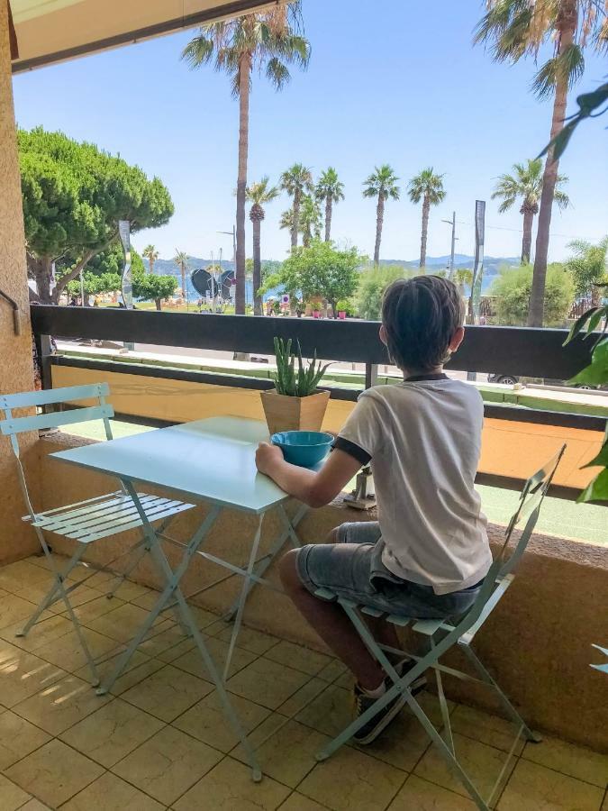 Les balcons de Bandol Centre ville avec vue mer et face à la plage Esterno foto