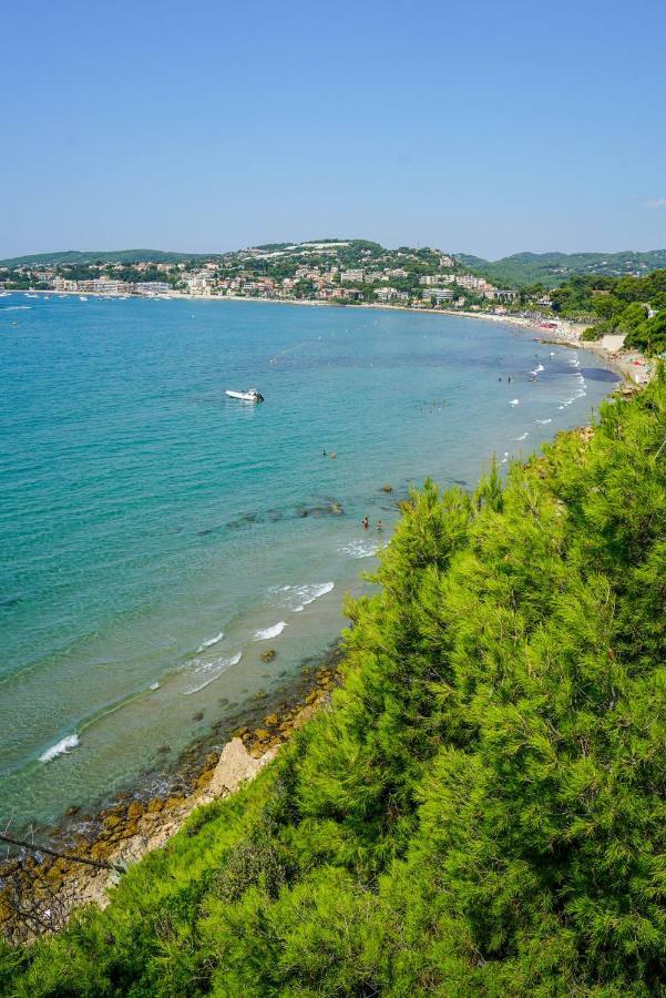 Les balcons de Bandol Centre ville avec vue mer et face à la plage Esterno foto