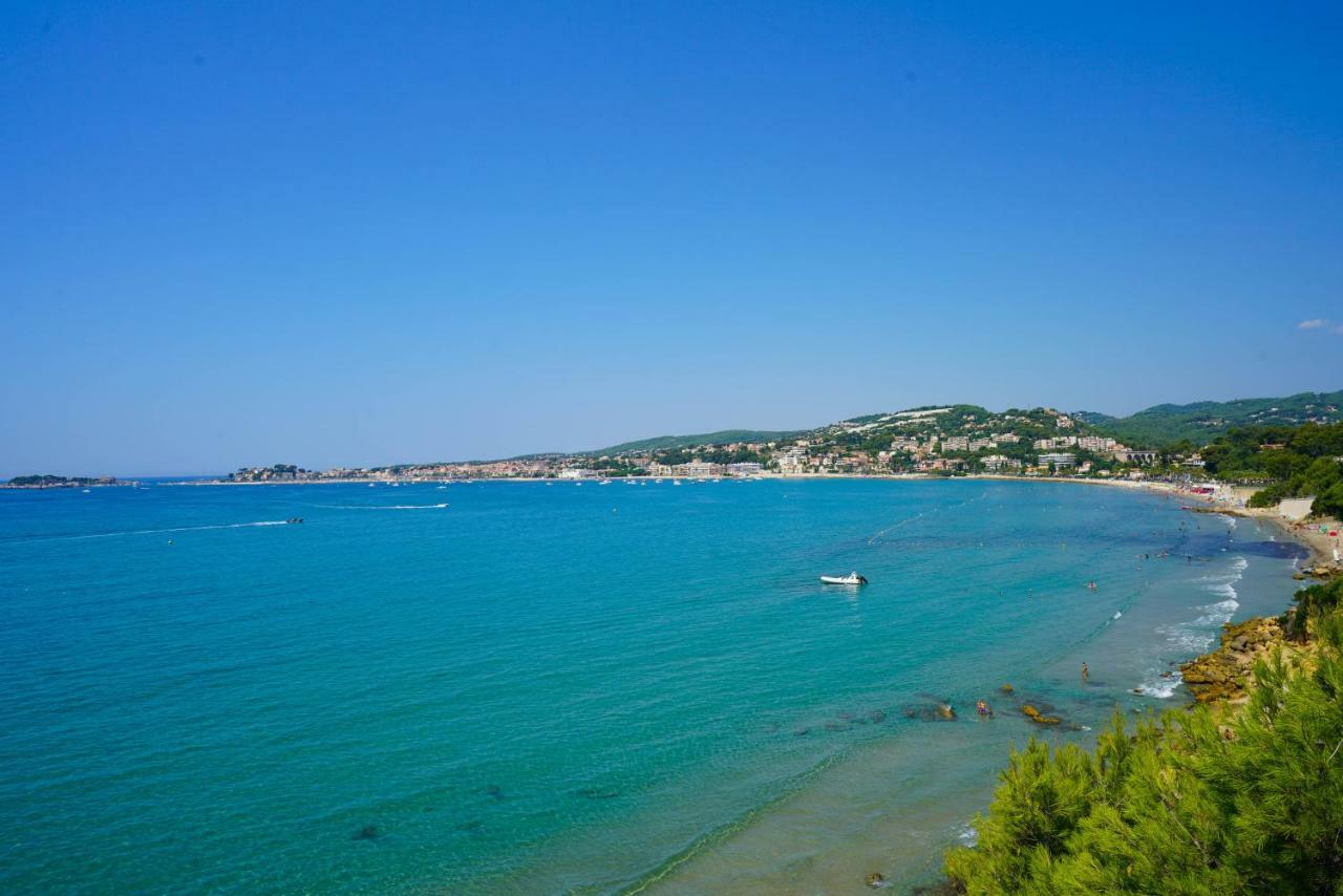 Les balcons de Bandol Centre ville avec vue mer et face à la plage Esterno foto