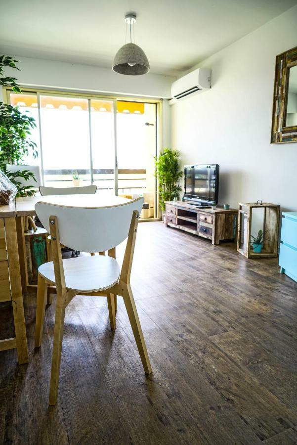 Les balcons de Bandol Centre ville avec vue mer et face à la plage Esterno foto