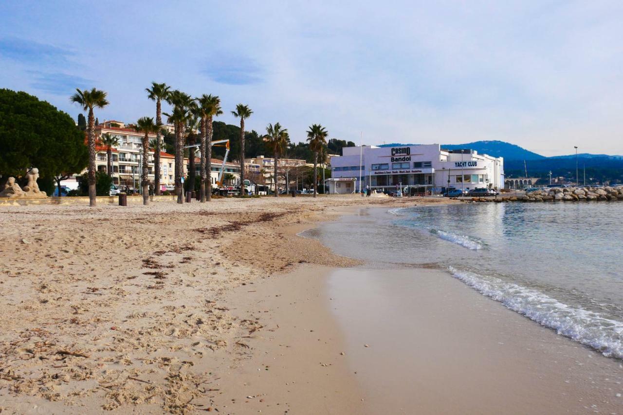 Les balcons de Bandol Centre ville avec vue mer et face à la plage Esterno foto